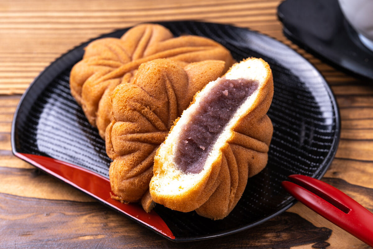 Momiji Manju