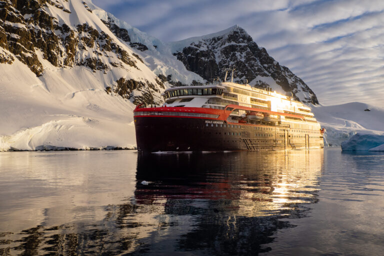 HX Hurtigruten Expeditions